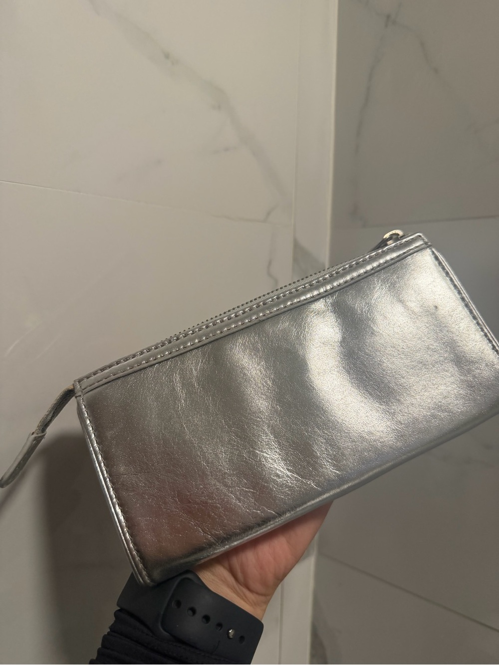 Marc Jacob’s Y2K Silver Metallic wallet- Stylish Evening Bag - Picture 2 of 5